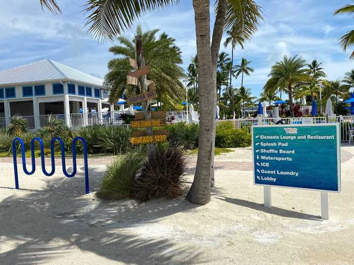 Islander Resort Directional Signs