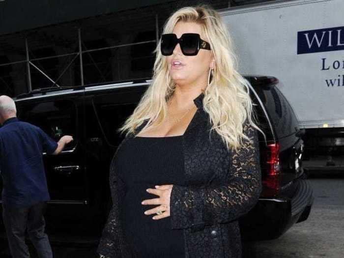 Jessica Simpson shared an up-close shot of her severely swollen feet while pregnant with her third child.