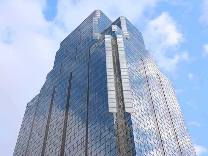 23. One Kansas City Place in Kansas City, Missouri, is 624 feet tall.