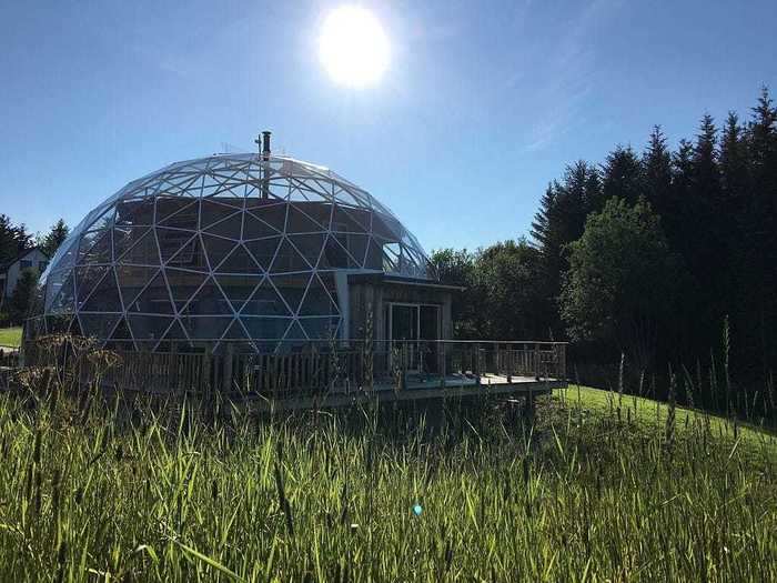 A Norwegian family built this dome-shaped, off-grid home from all-natural materials.