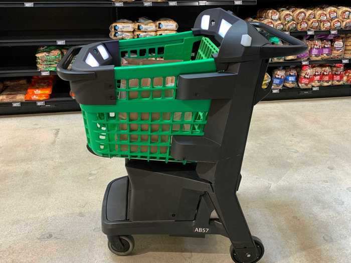 The cart is equipped with technology that recognizes what shoppers drop inside the basket, and allows them to check out without visiting a cash register.