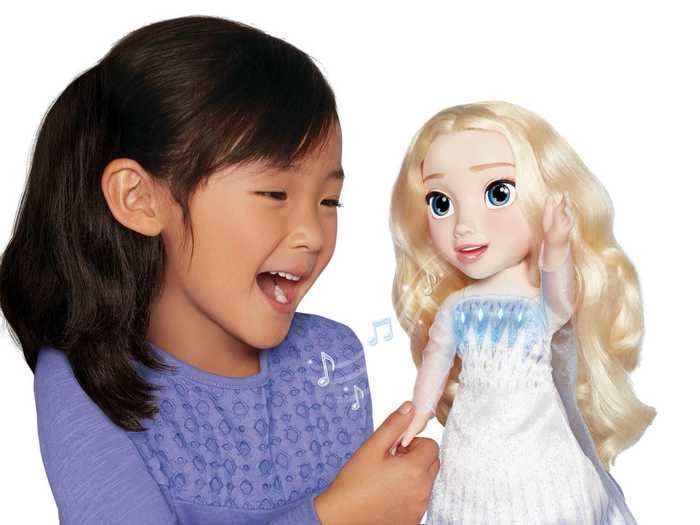 Frozen 2 Magic in Motion Elsa Doll