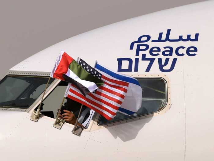 Pilots mounted the flags of each represented country – the US, UAE, and Israel – as they taxied to the terminal.