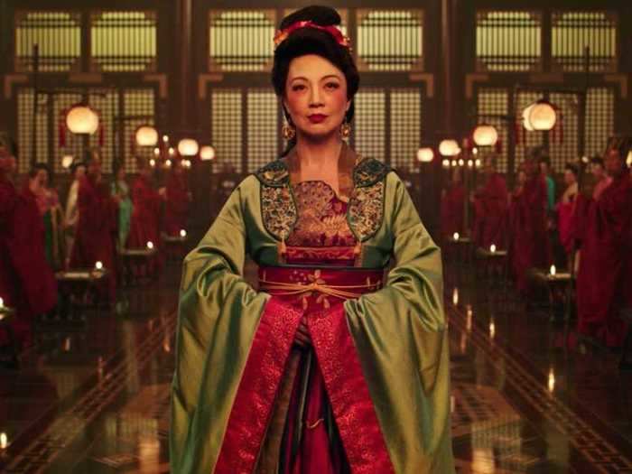 Ming-Na Wen, who voiced the original Mulan, introduces Liu Yifei