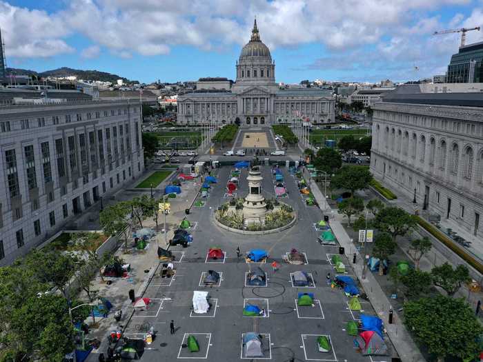 The numbers fell until the pandemic hit. Since then tent cities, reminiscent of Hoovervilles, have been erected in US cities, including in Los Angeles and San Francisco.