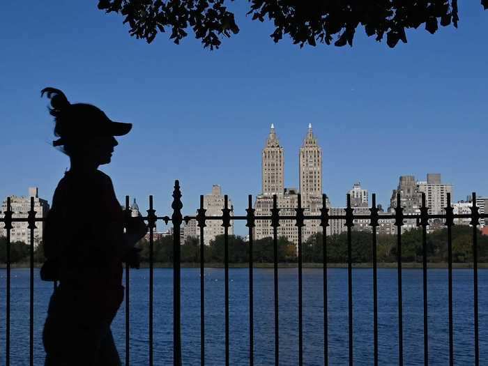 In October 1929, the US stock market crashed. It marked the beginning of the Great Depression. Millions of people would lose their jobs and homes. It crashed just as The Eldorado, a new art-deco apartment block in New York City, was finished. It overlooked a large reservoir in Central Park.