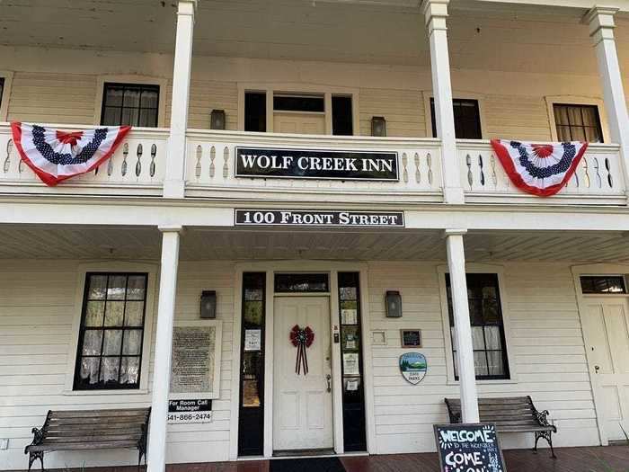 OREGON: Wolf Creek Inn and Tavern, Wolf Creek