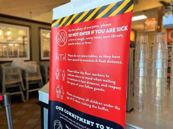 Prior to entering the line to pay for my meal, I was greeted by a cautionary banner laying out the rules of Golden Corral during COVID-19.