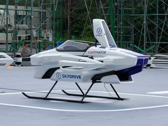 The description of the SD-XX also states that the aircraft will be able to accommodate up to about 1,102 pounds and fly up to an altitude of about 1,640 feet.