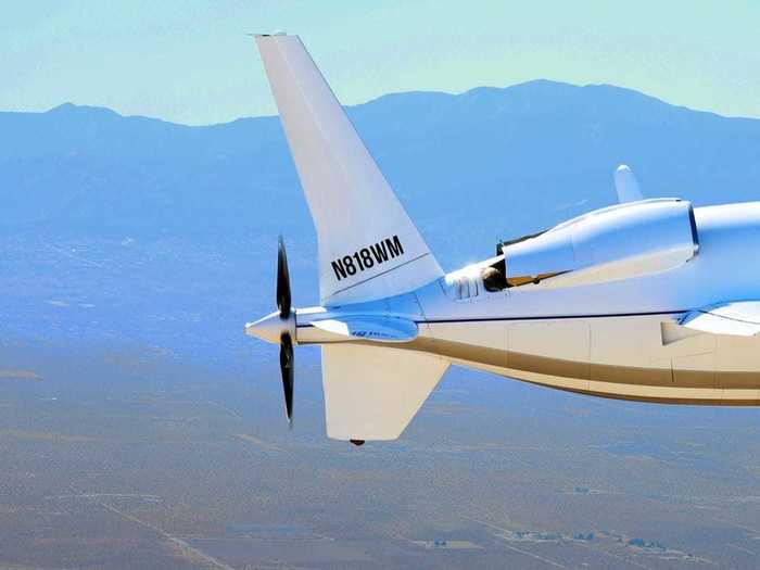 Driving the aircraft is a rear-facing propeller located at the back of the aircraft, pushing the aircraft instead of pulling it.