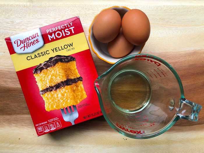 Next, I made the Duncan Hines Perfectly Moist Classic Yellow Cake.