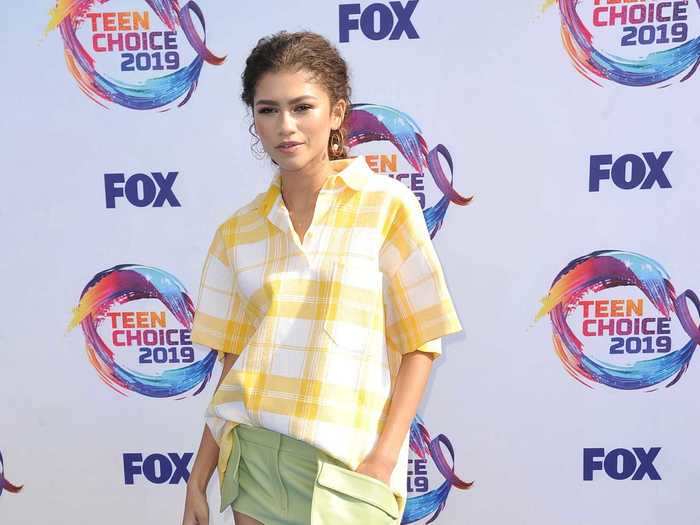 She rocked a summery ensemble at the 2019 Teen Choice Awards.