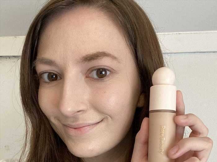 I used shade 130N of the foundation, which felt like a serum on my skin.