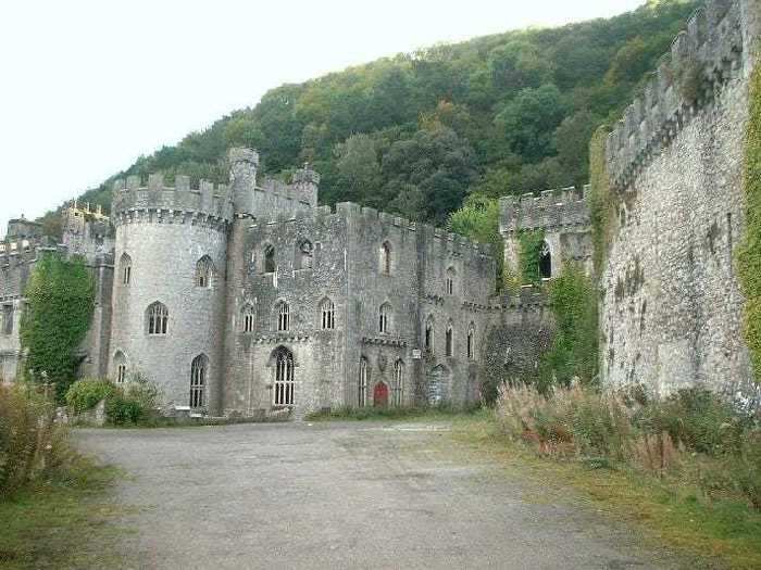 In the mid-1900s, the castle was turned into a tourist attraction.