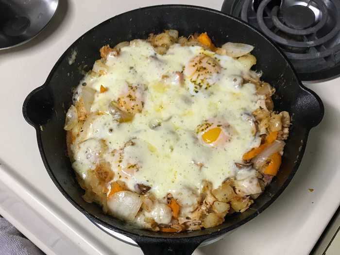 At around 1:30 p.m., Vasquez goes back to the kitchen to prepare lunch.