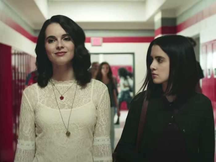 Siblings Laura and Vanessa Marano played on-screen sister