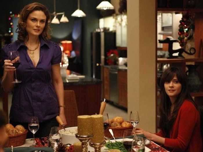 Zooey Deschanel joined her sister Emily on an episode of "Bones."