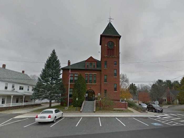 NEW HAMPSHIRE: Alton Town Hall, Alton