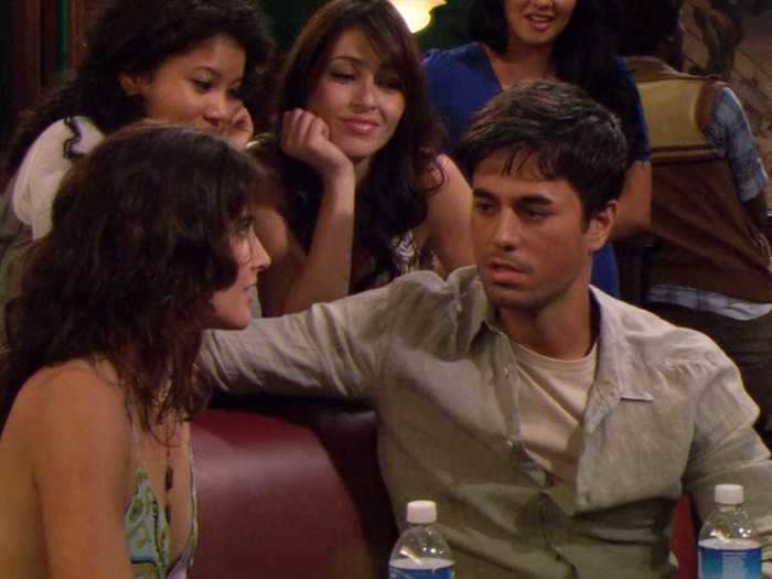 Enrique Iglesias serenaded Robin as Gael, a man that she met in Argentina.