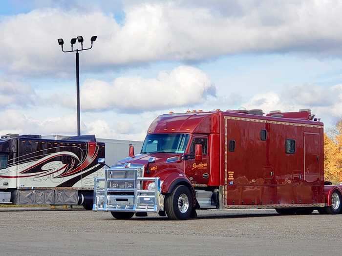 These Custom Sleeper Cabs Are Like Luxurious Tiny Homes For Long Haul