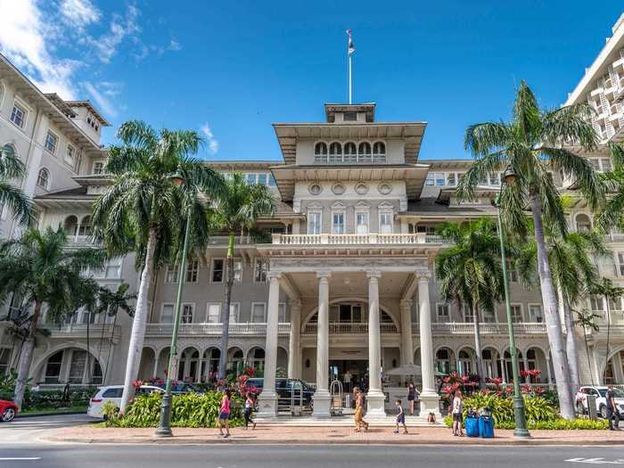 HAWAII: Moana Surfrider, Waikiki