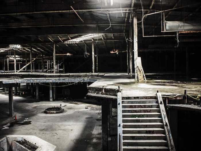 The abandoned Hawthorne Plaza Mall in California opened in 1977 and closed in 1999.