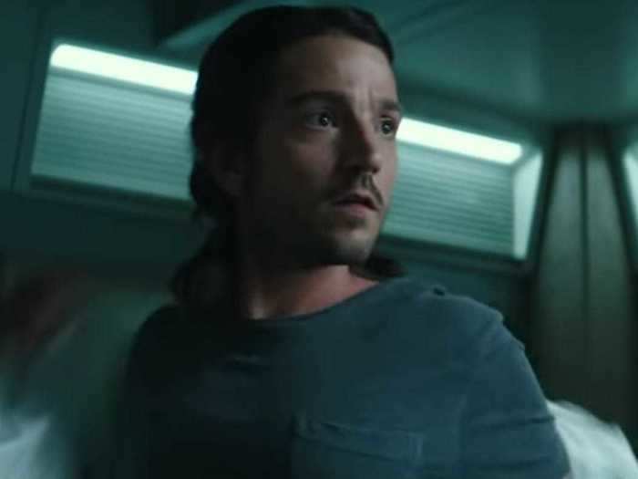 Diego Luna starred as Ray in "Flatliners" (2017).