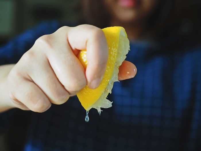 The acidity of lemon water may cause or worsen canker sores.
