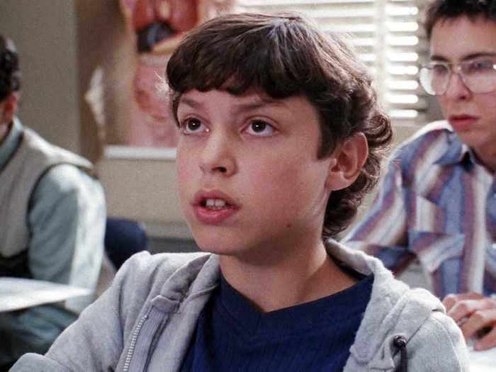 John Francis Daley played Sam Weir, one of the lead geeks and Lindsay’s younger brother.