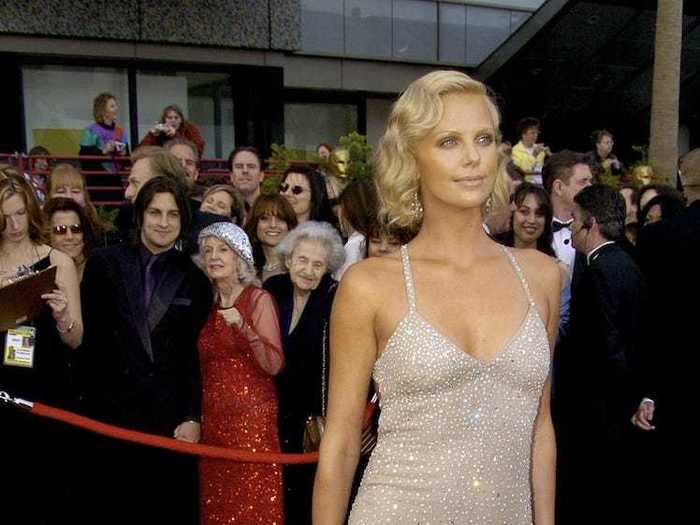 Charlize Theron wore a simple yet memorable dress to the 2004 Oscars.