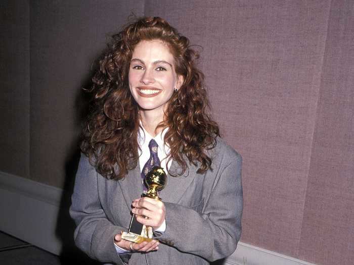 Julia Roberts wore a menswear-inspired ensemble at the 1990 Golden Globes, proving that dresses are sometimes just simply overrated.