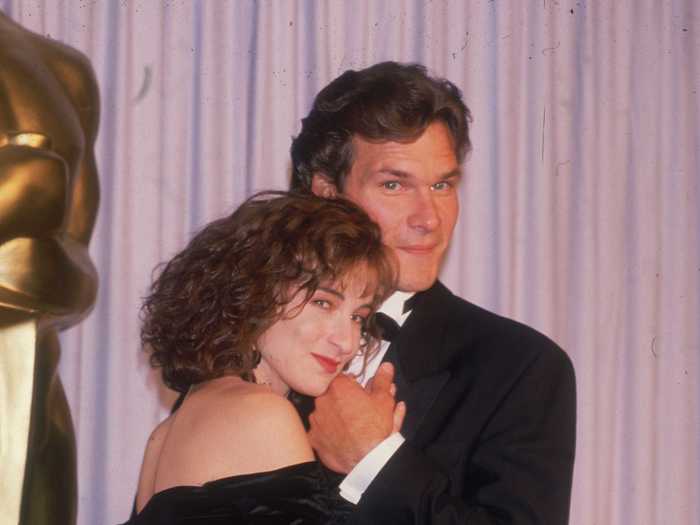 Jennifer Grey wore a simple black dress to the 1988 Academy Awards.