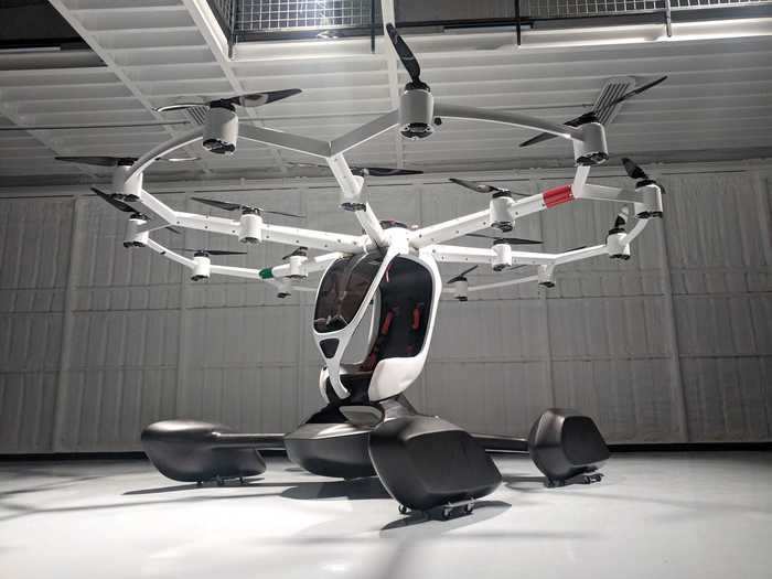 The FAA qualified Hexa as "ultralight," so no pilot