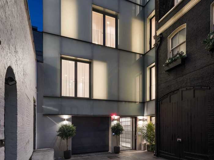 But the home maintains its privacy thanks to its secluded location in Down Street Mews.