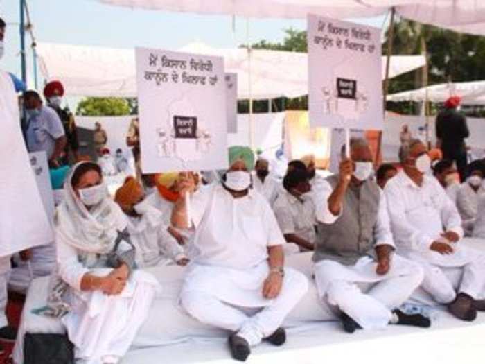 The Congress invoked Bhagat Singh, whose birth anniversary was being celebrated on September 28 during the protests, and Punjab Chief Minister Amarinder Singh took part in a sit-in at the ancestral village of the freedom fighter.