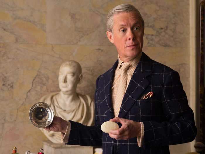 Alex Jennings played King Edward VIII, who abdicated the throne in 1936, during season one.