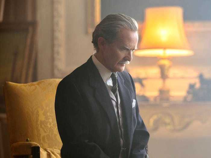 During season two, Anton Lesser portrayed Harold Macmillan, the prime minister who succeeded Eden.