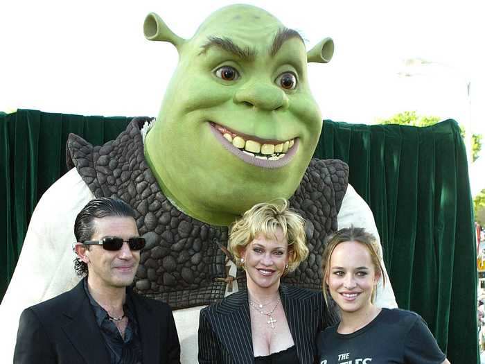 At the 2004 premiere of "Shrek 2," Johnson wore a Beatles T-shirt and blue jeans.