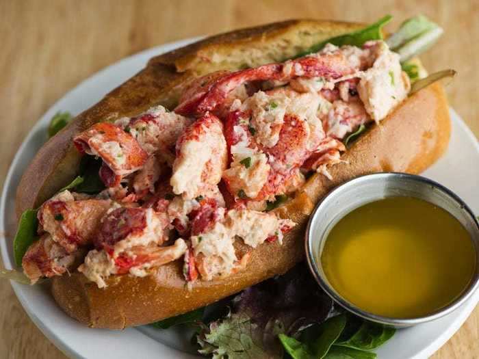 CONNECTICUT: Warm lobster rolls