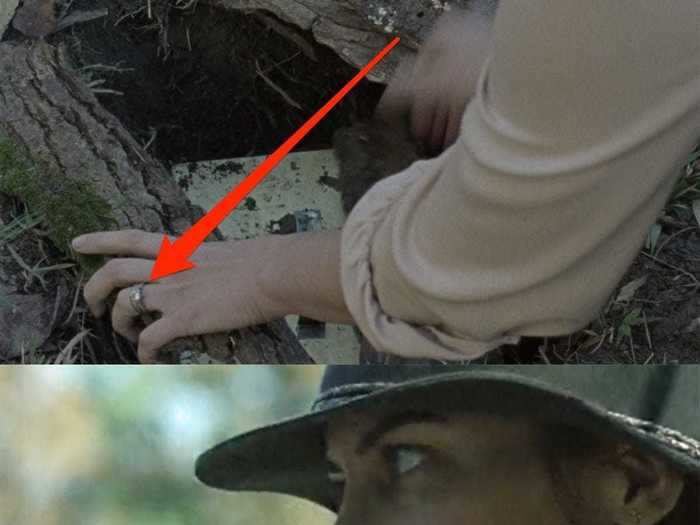 Maggie is still wearing her wedding ring from Glenn.