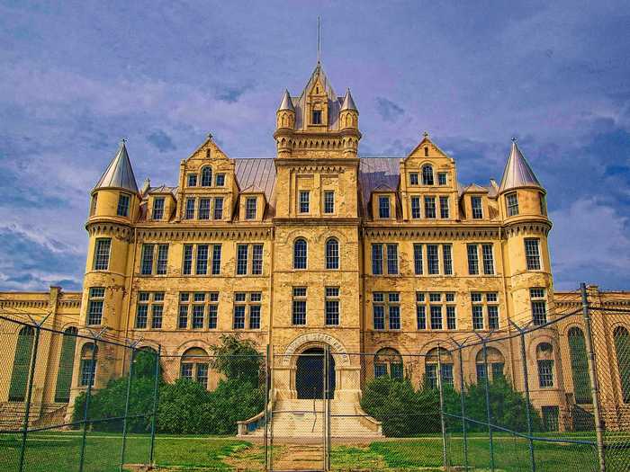 Spirits reportedly run amok at this Hollywood-famous abandoned prison in Tennessee.