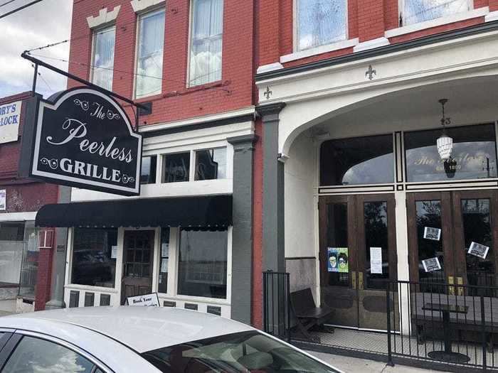 ALABAMA: The Peerless Saloon & Grille, Anniston