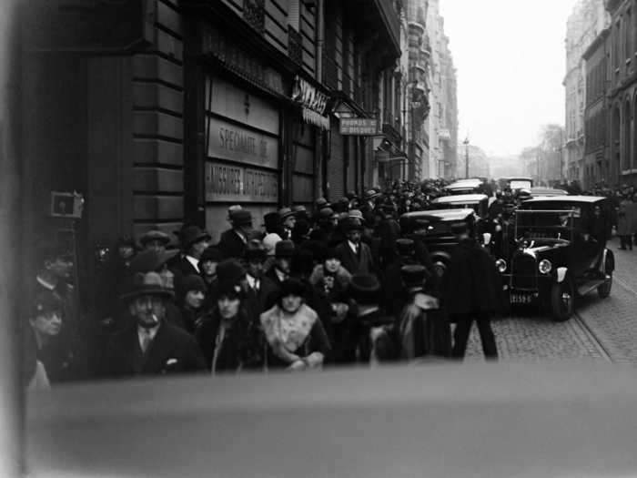 The streets of the metropolis got even busier when crowds walked through.