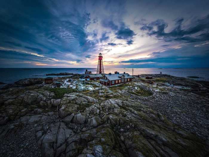 Now, thanks to Swedish architecture studio Stylt, visitors can experience the remote island like the lighthouse keepers once did.