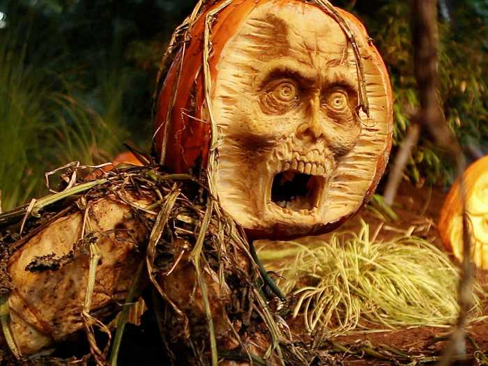 This pumpkin stays true to its frightening Halloween roots.