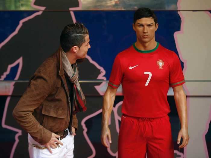 Ronaldo reportedly pays for a hair stylist to see the original version at Madrid
