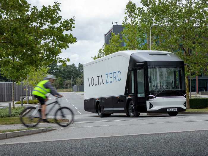 The 17.65-ton vehicle measures at about 31.04 feet long, 11.38 feet tall, and 8.37 feet wide. These dimensions allow the Volta Zero to carry up to about 18,959.8 pounds in the 1,331.33-cubic foot cargo area, all while traveling up to 56 miles-per-hour.