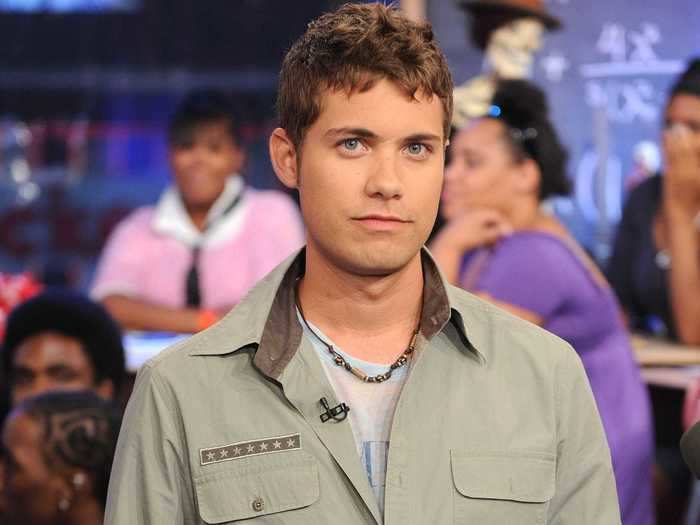 Another actor and singer, Drew Seeley, sang Efron