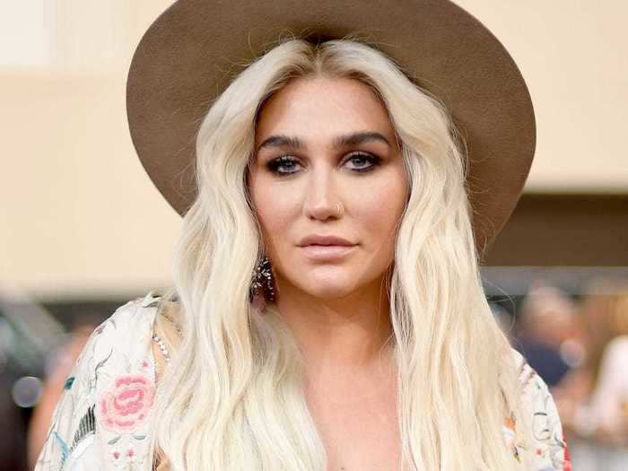 Kesha said that a ghost "caressed" her.