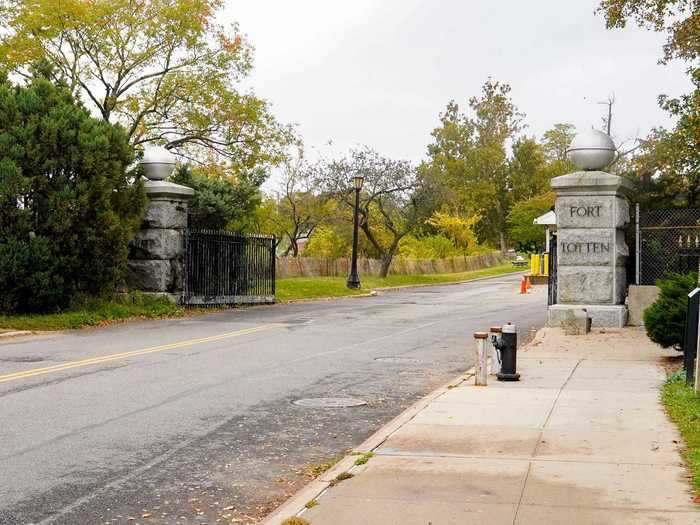 When I got off the bus, there was no fort in sight — just gates with the attraction